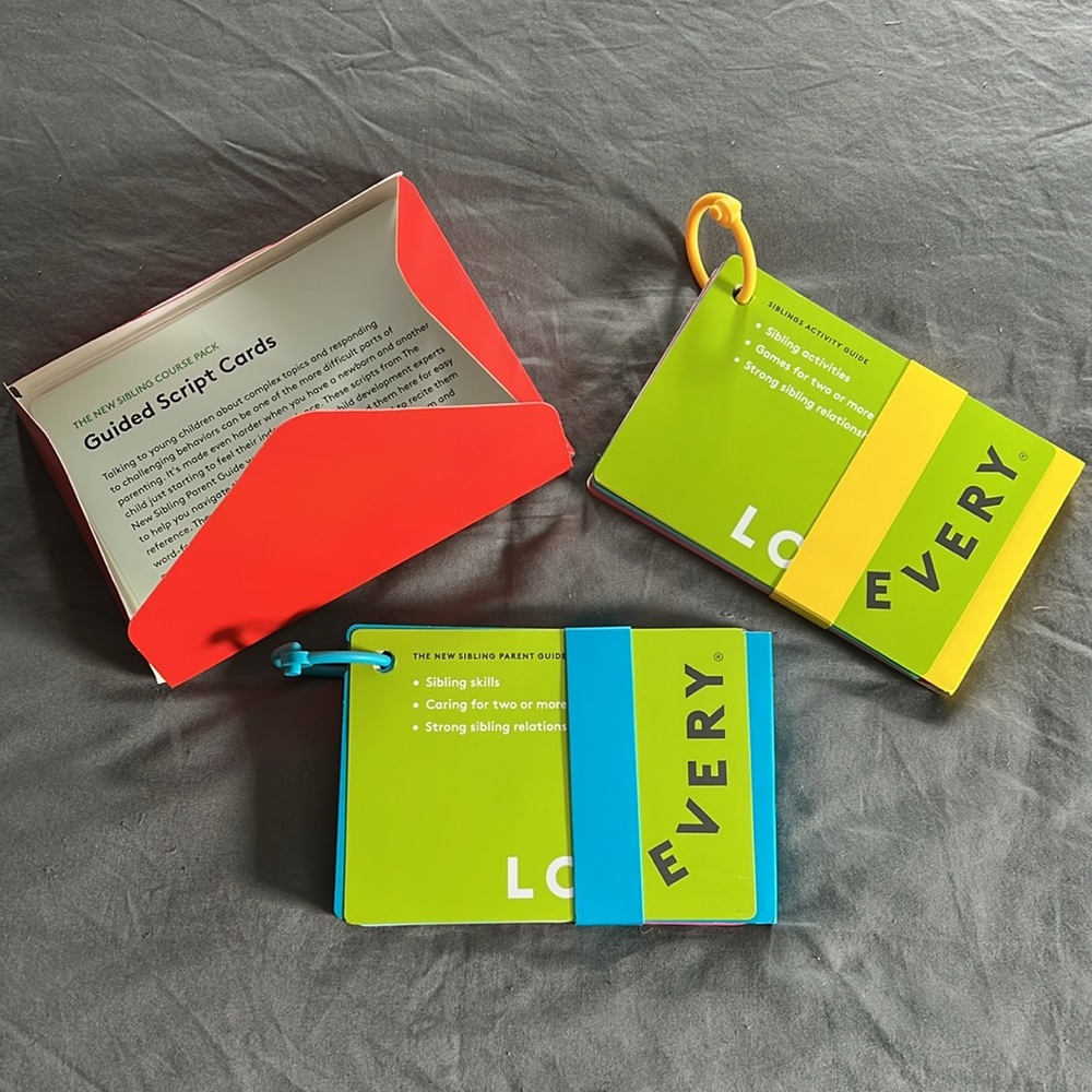 Lovevery Guided Script Cards - Green/Blue